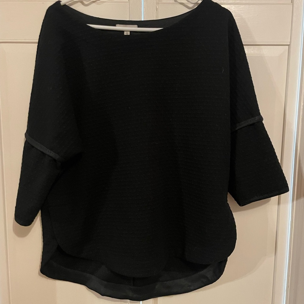 Max studio 3/4 sleeve black size large worn a couple times. Nice for fall!